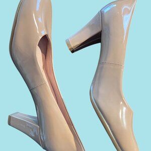 Size 10 Never Worn Tan Patent Leather Areosoles Pumps